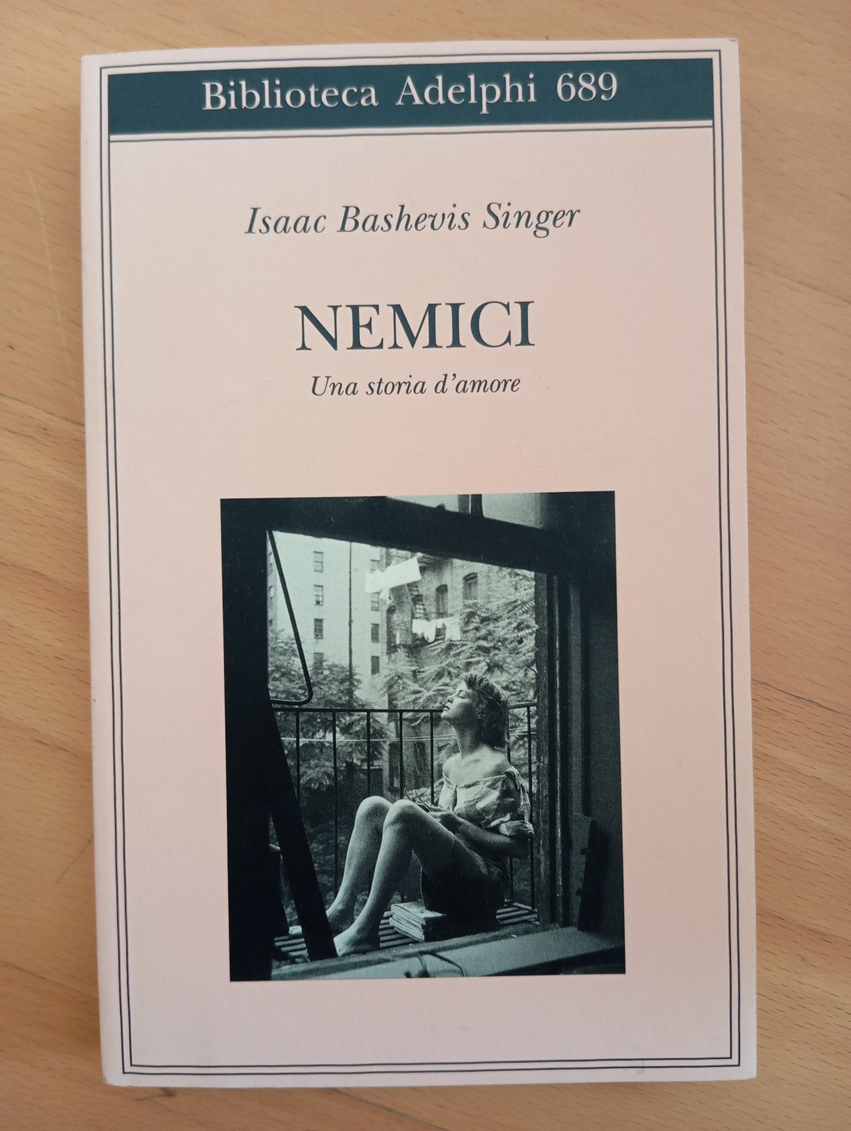 Nemici. Una storia d'amore, Isaac Bashevis Singer, Adelphi, 2022