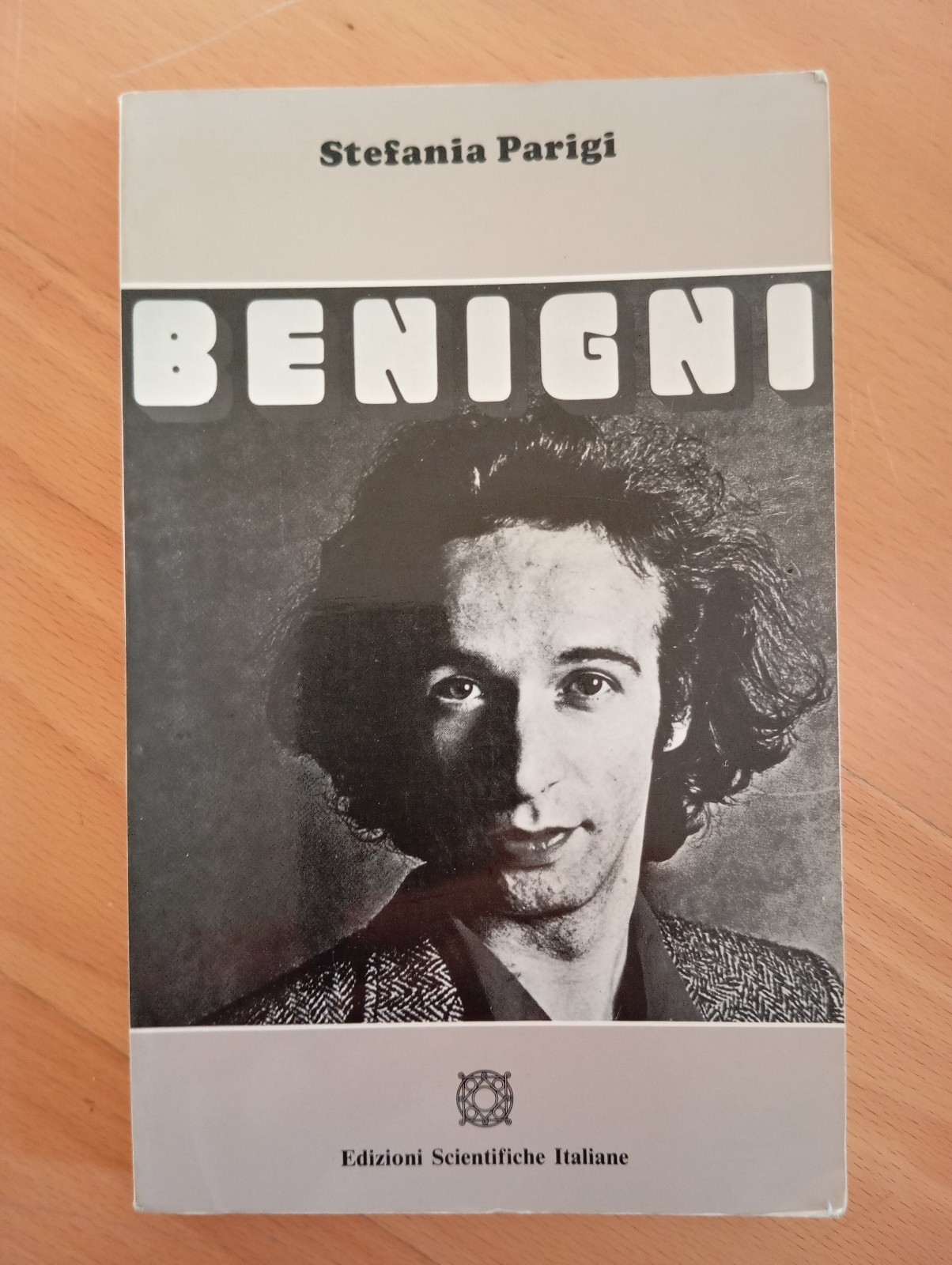 Roberto Benigni, Stefania Parigi, Edizioni Scientifiche Italiane, 1988