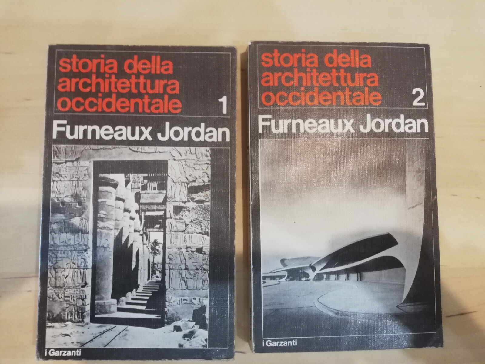 Storia della architettura occidentale, due volumi, Furneaux Jordan Garzanti 1973