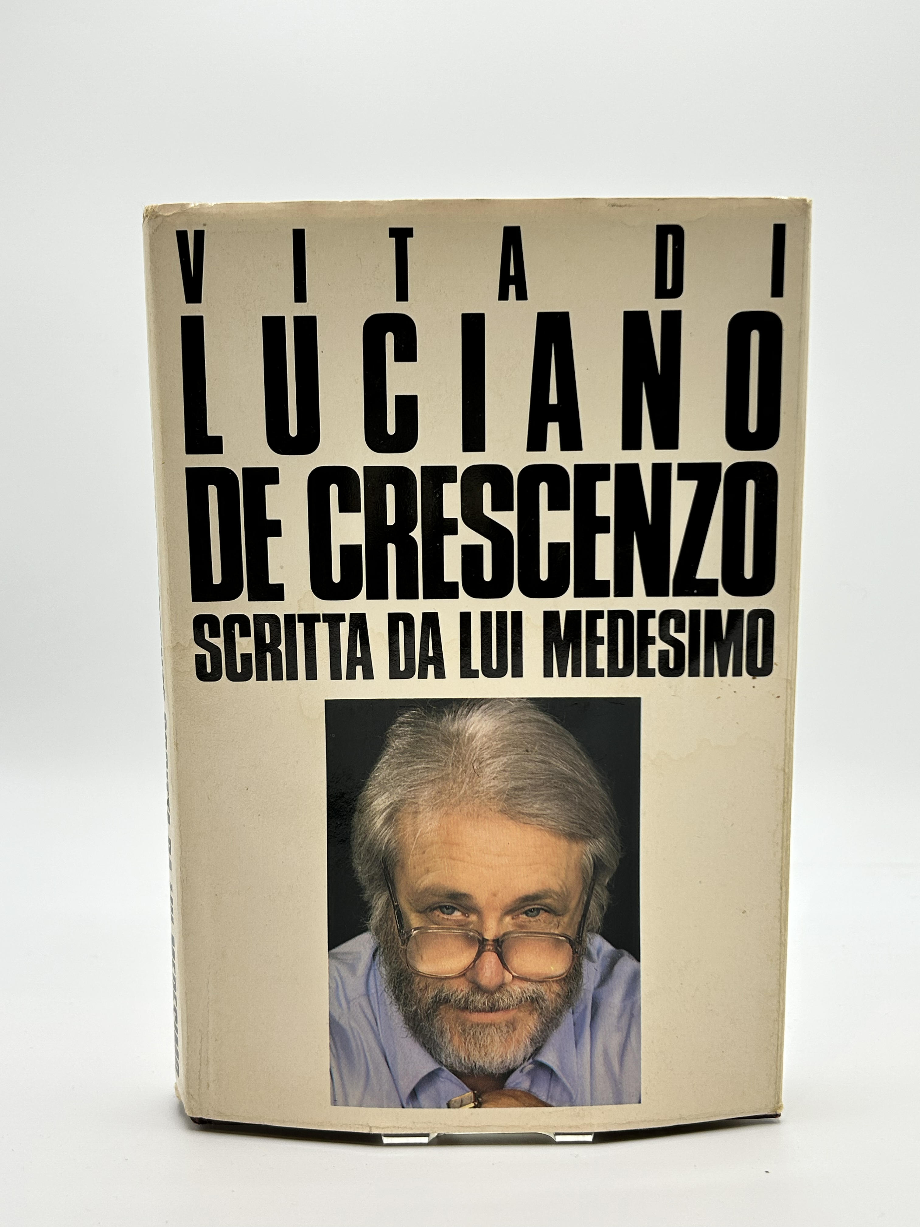 Vita di Luciano De Crescenzo scritta da lui medesimo