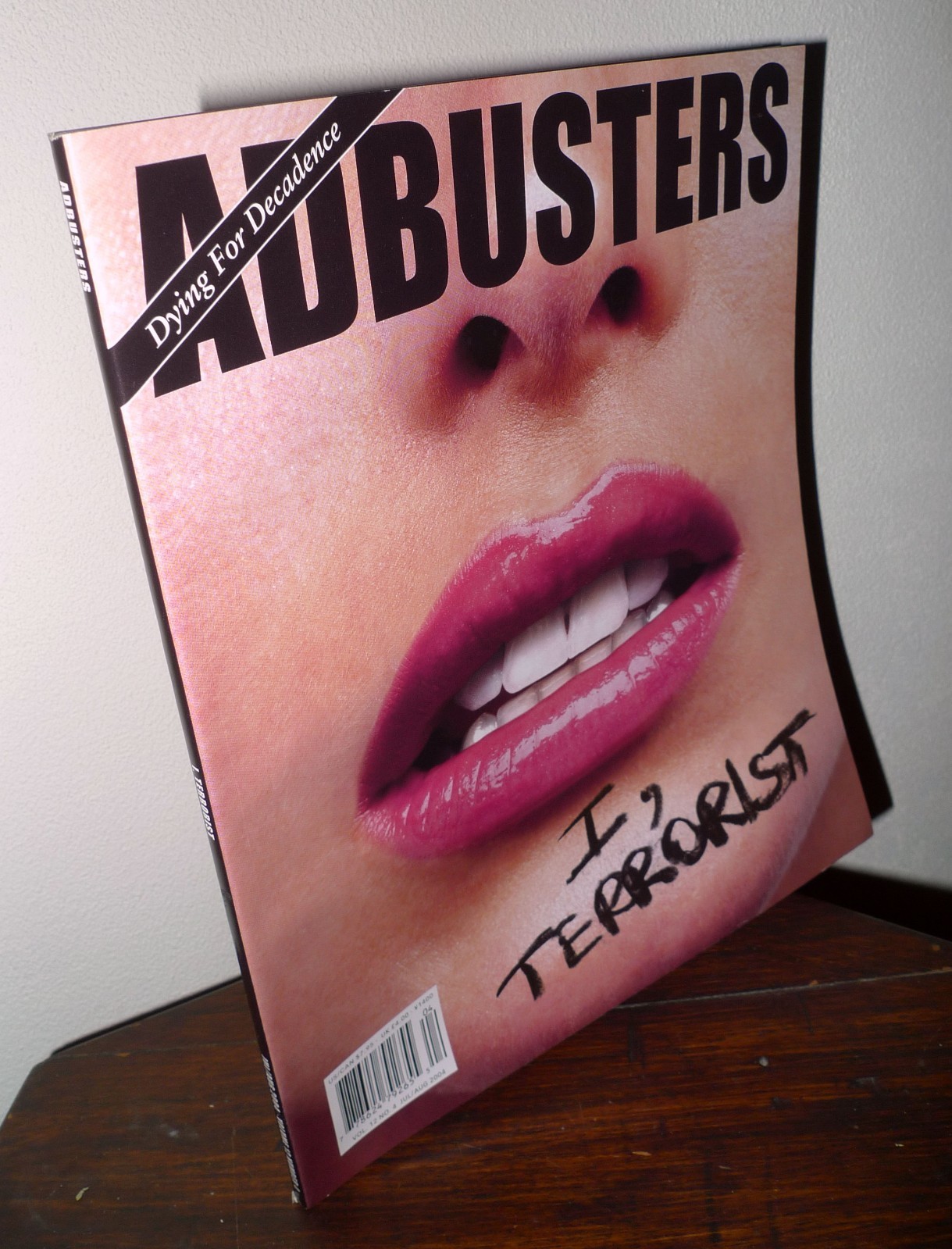 ADBUSTERS Magazine 54 JUL/AUG 2004.I,TERRORIST[anti-consumismo,grafica