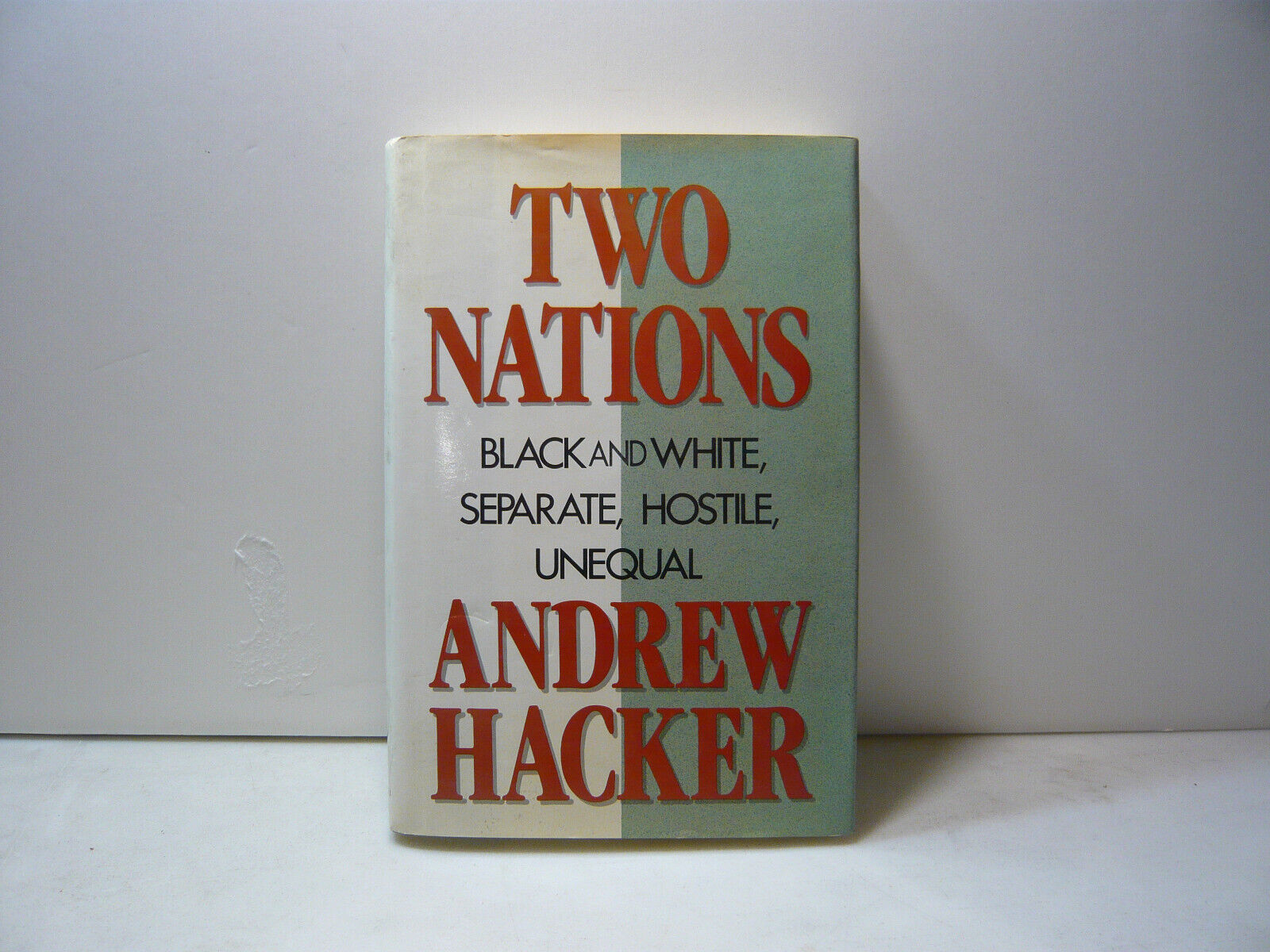 Hacker,TWO NATIONS,New York, 1992[sociologia,politica