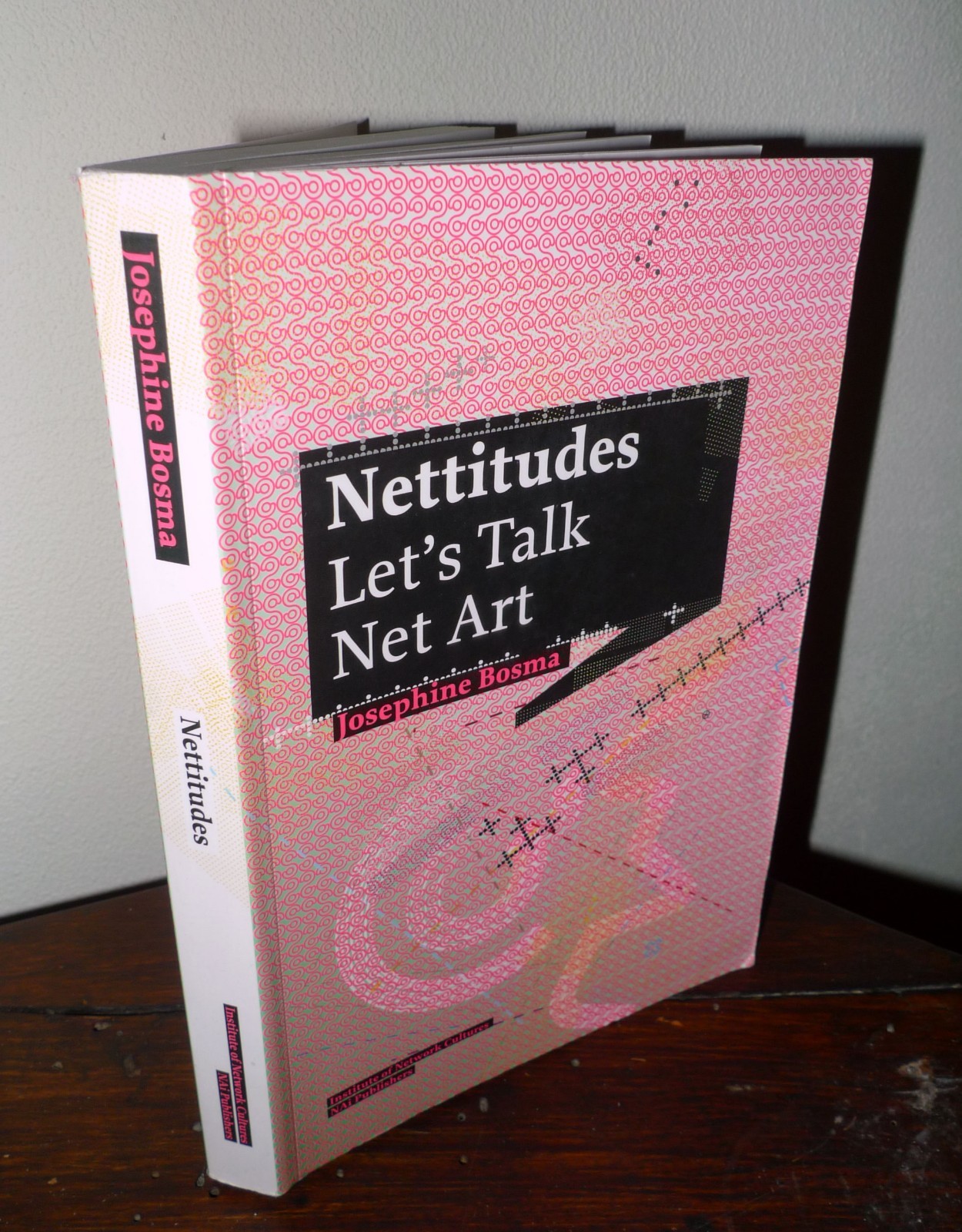 Josephine Bosma,NETTITUDES.LET'S TALK NET ART,2011 NAi/INC[ARTE,INTERNET