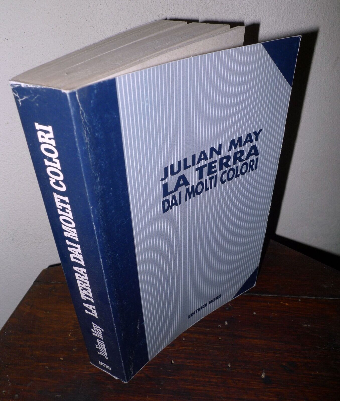 Julian May,LA TERRA DAI MOLTI COLORI,1996 Nord[FANTASCIENZA