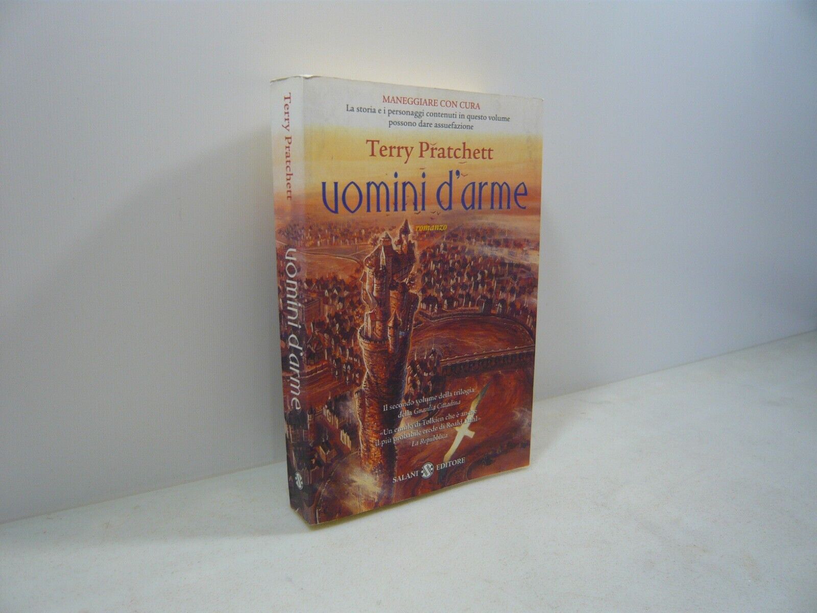 Lotto Terry Pratchett,STELLE CADENTI,2007 e UOMINI D’ARME,2003
