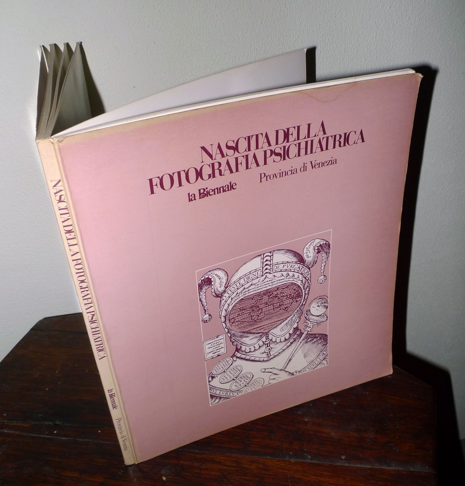 NASCITA DELLA FOTOGRAFIA PSICHIATRICA,1981 Biennale di Venezia[catalogo mostra