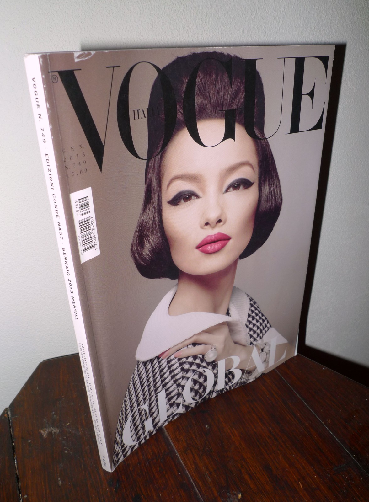 Rivista VOGUE Italia n.749 Gennaio 2013.GLOBAL[Fei Fei Sun,Li Yuchun,MODA