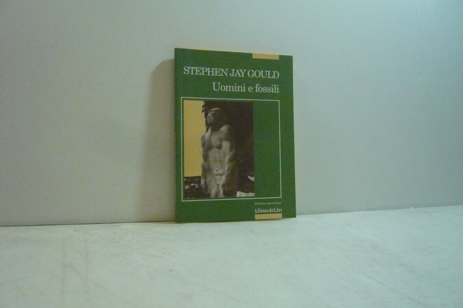 S. J. Gould,UOMINI E FOSSILI,1995[divulgazione scientifica, evoluzionismo