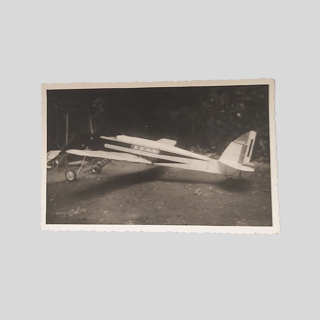 Aeromodello ad ala bassa con motore ad elastico “”va-11”.