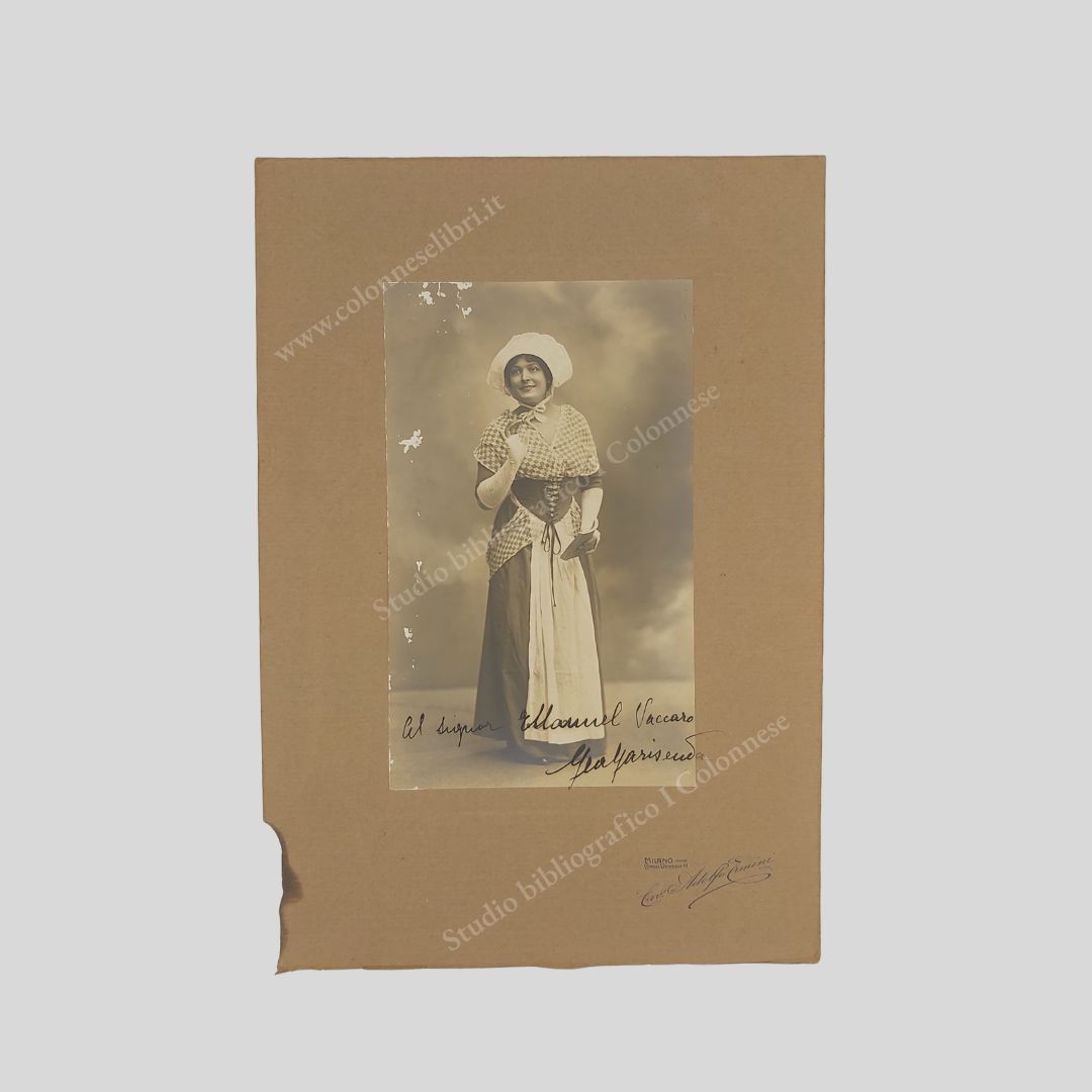 Fotografia con dedica e firma autografa invio a Manuel Vaccaro …