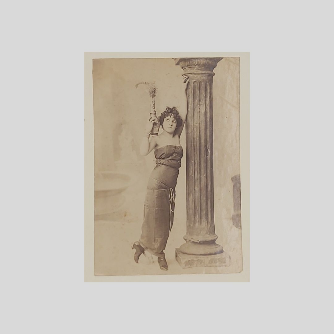 FOUGÈRE Eugénie. [Strasburgo 1870-Parigi 1946] Canzonettista francese di vaudeville. Fotografia …