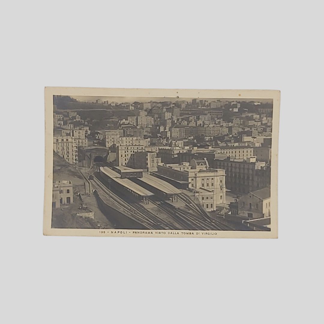 Mergellina Stazione ferroviaria. Napoli. Panorama visto dalla Tomba di Virgilio.