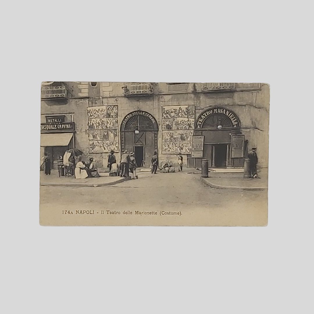 Napoli. Il Teatro delle marionette (Costume).