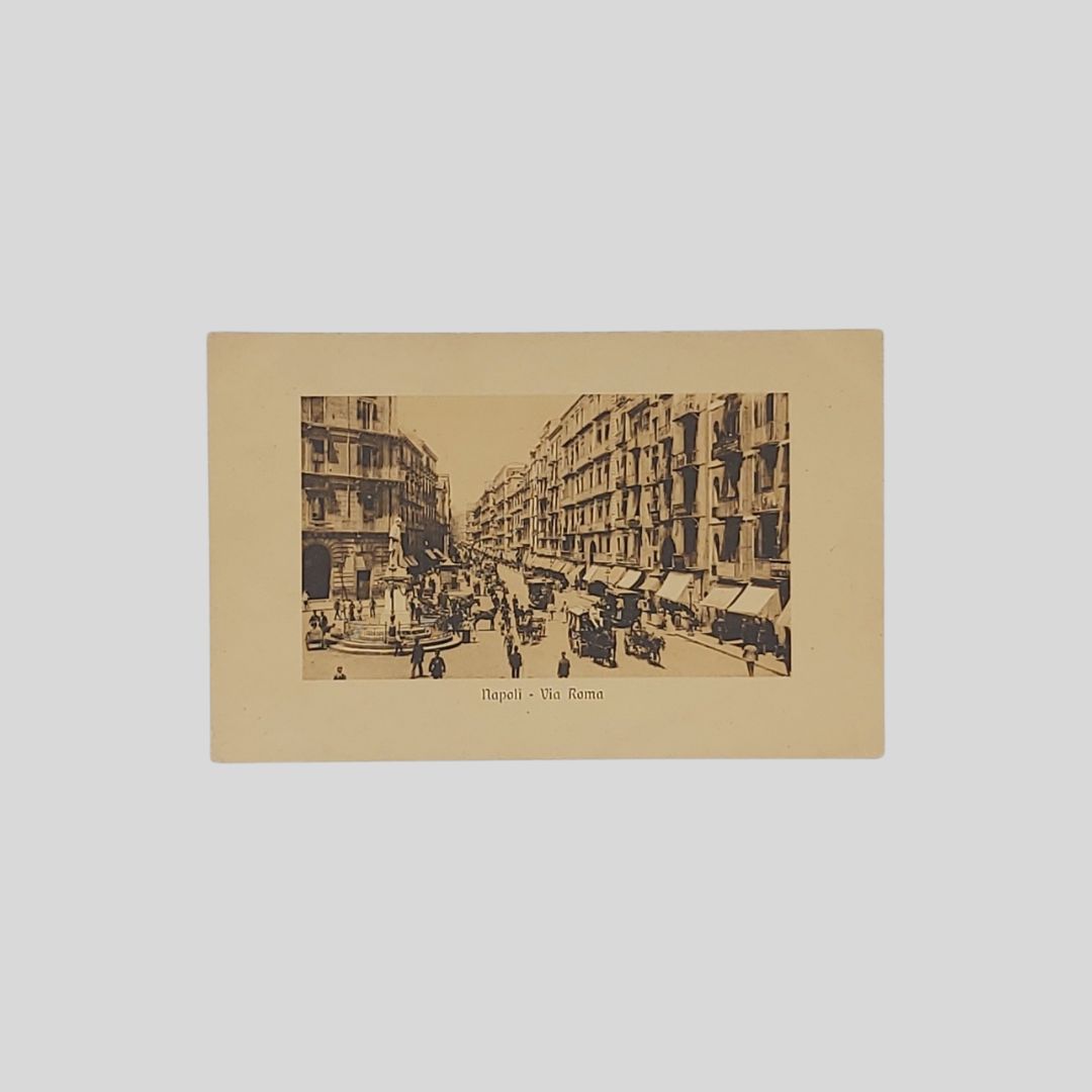 Napoli. Via Roma.