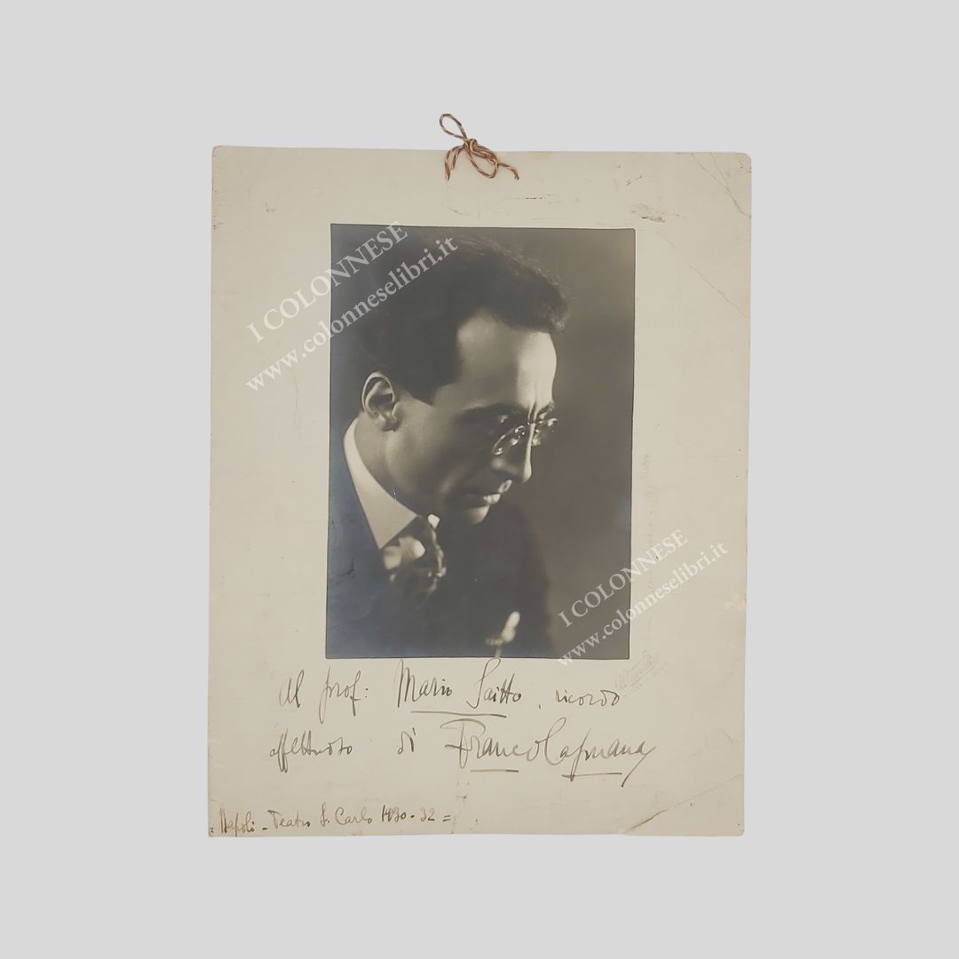 Ritratto fotografico con dedica e firma autografa «Al Prof. Mario …