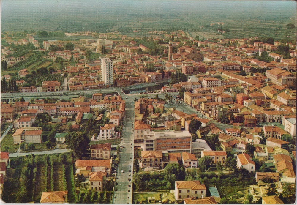 Adria. Panorama dall'aereo. Viaggiata 1980
