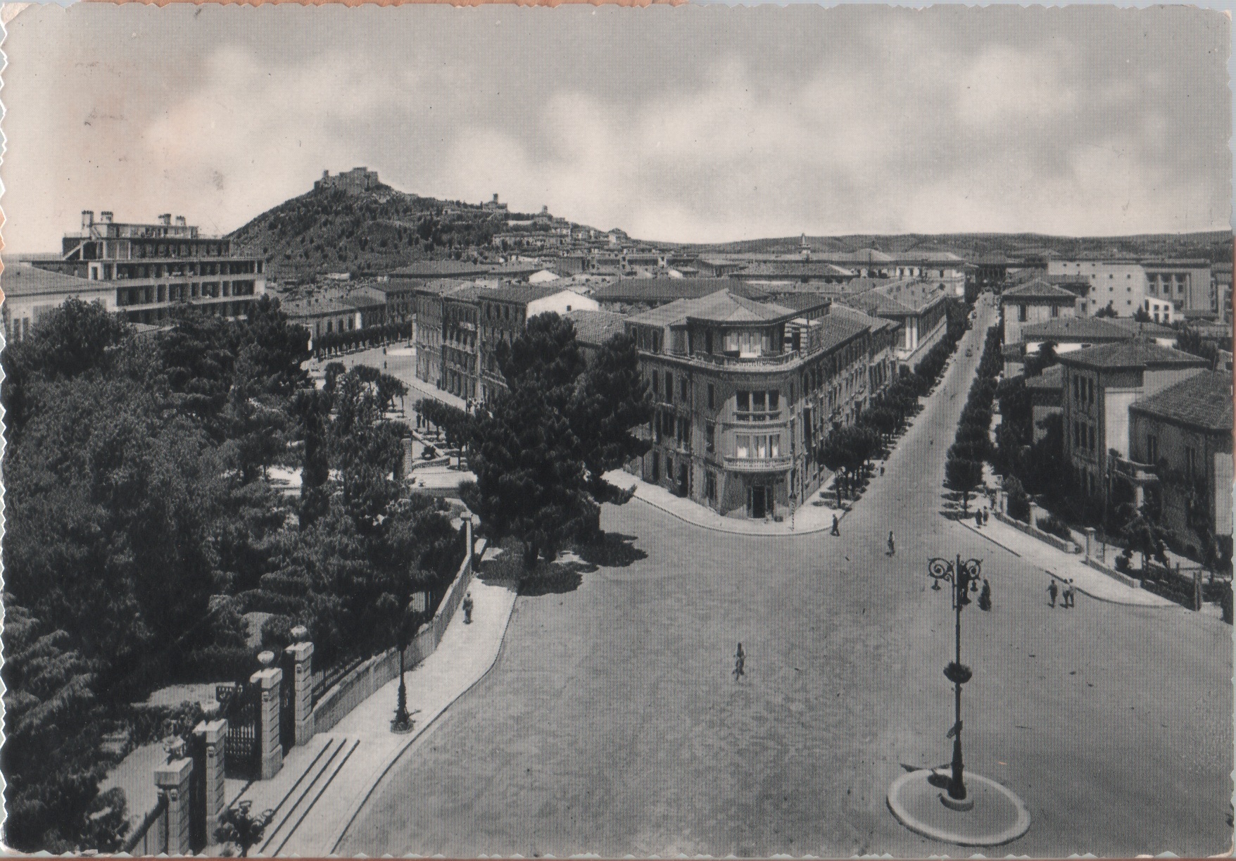 Campobasso. Villa Comunale . Viaggiata 1957