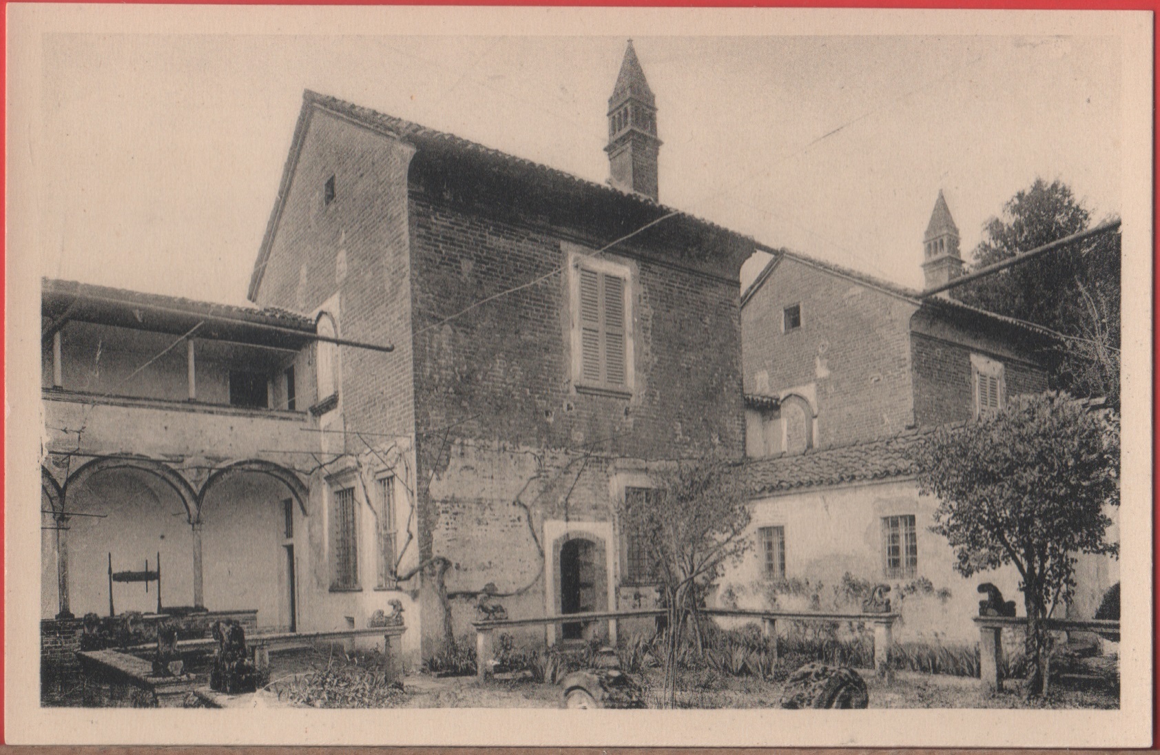 Certosa di Pavia. Una delle celle dei Certosini. Non viaggiata