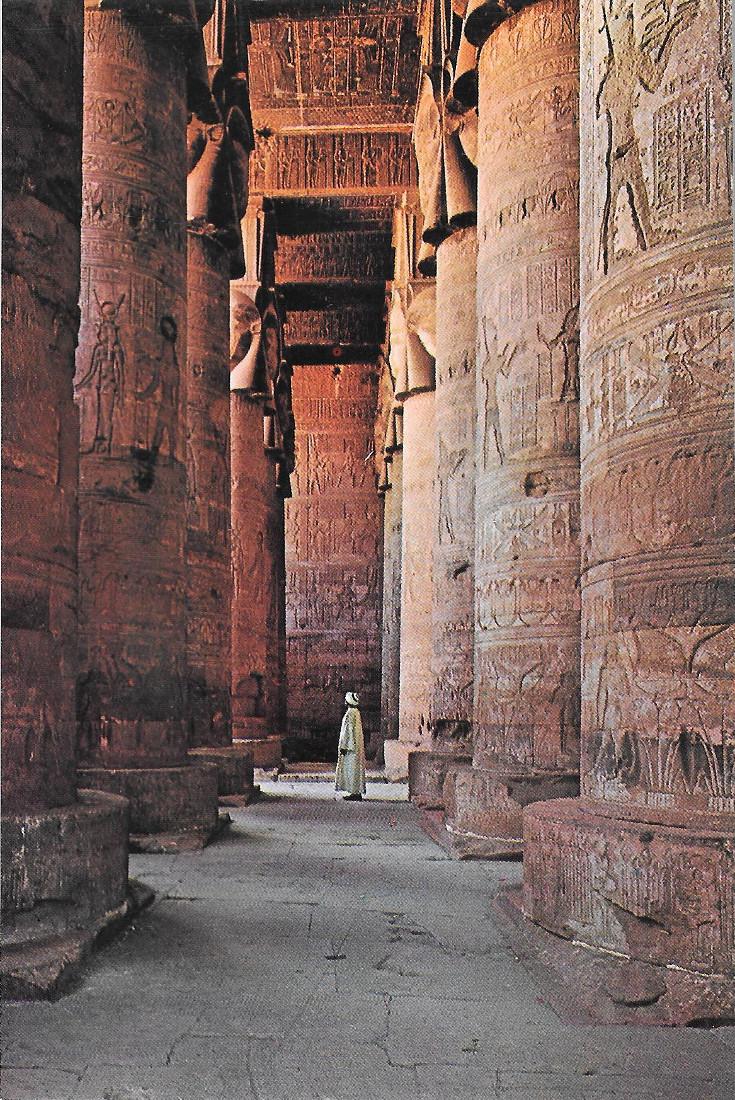 Egypt. Giant Pillars in Hathor Temple. Non viaggiata