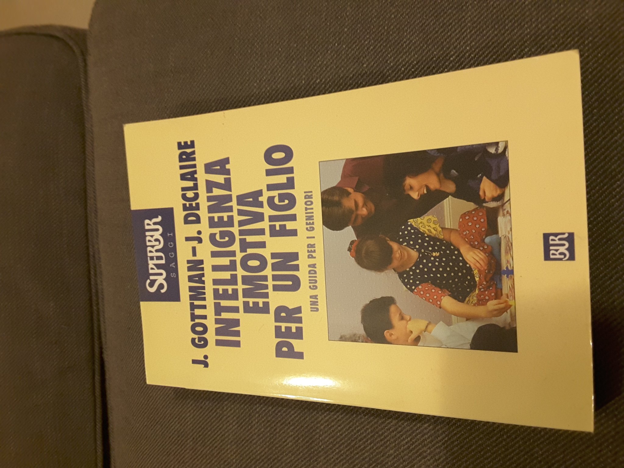 Intelligenza emotiva per un figlio - J. Gottman - J. …