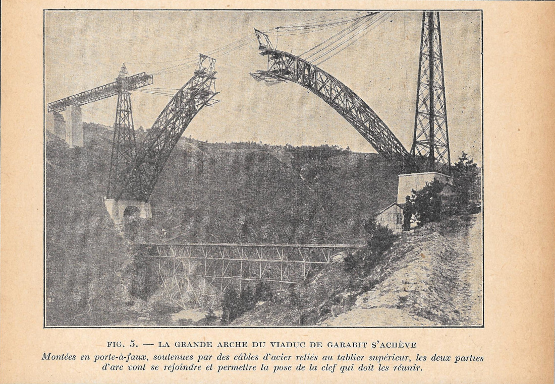 La grande arche du viaduc de Garabit s'achéve - Immagine …
