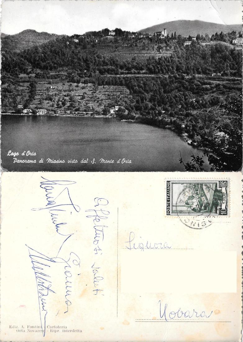 Lago d'Orta. Panorama di Miasino visto dal S. Monte d'Orta. …