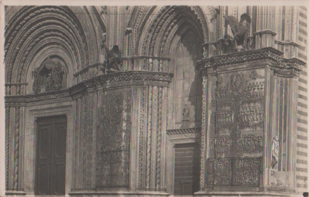 Orviedo. Portale Duomo. Non viaggiata