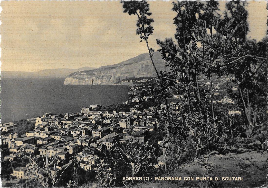 Sorrento. Panorama con punta di Scutari. Non viaggiata