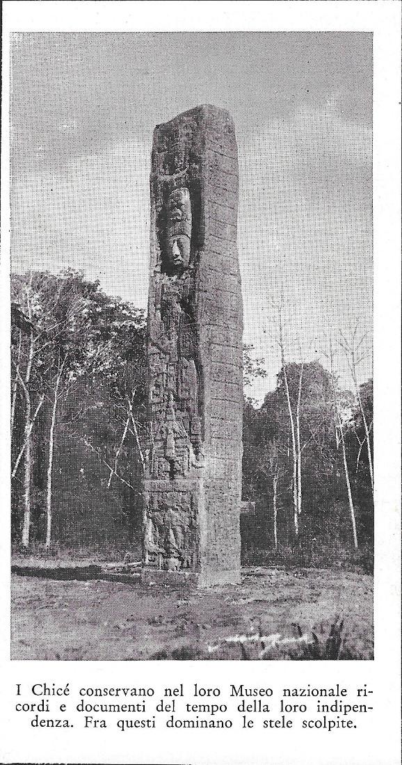 Stele scolpita nel museo nazionale Chicé (Guatemala). Stampa 1934