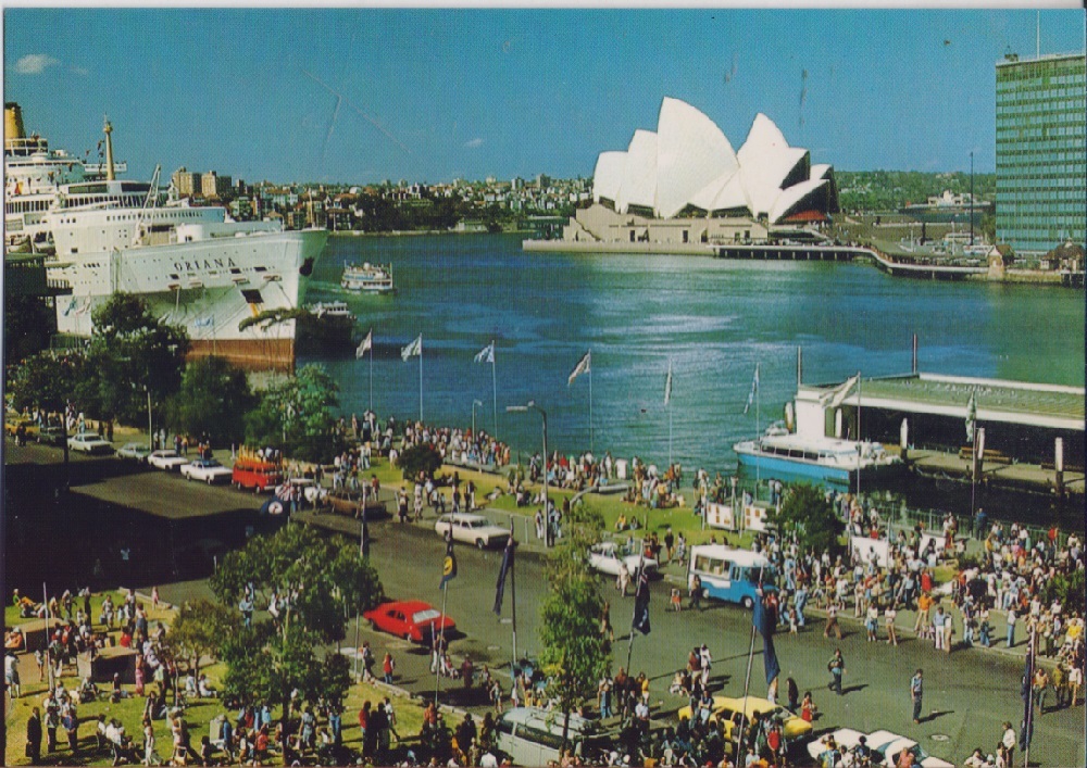 Sydney. Circular Quay with Overseas Terminal. Non viaggiata
