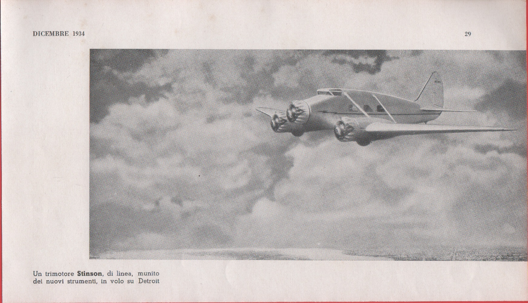 Un trimotore Stinson, di linea, in volo su Detroit. Immagine …