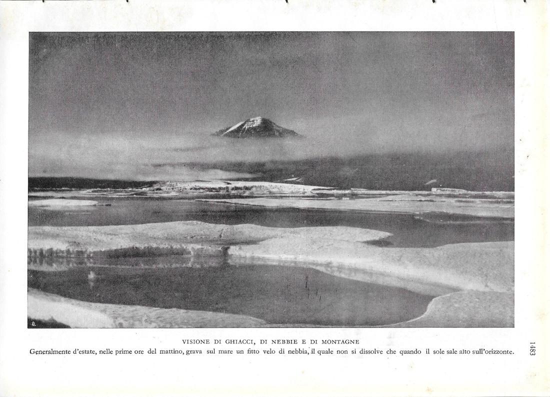 Visione di ghiacci, di nebbie e di montagne. Groenlandia. Stampa …