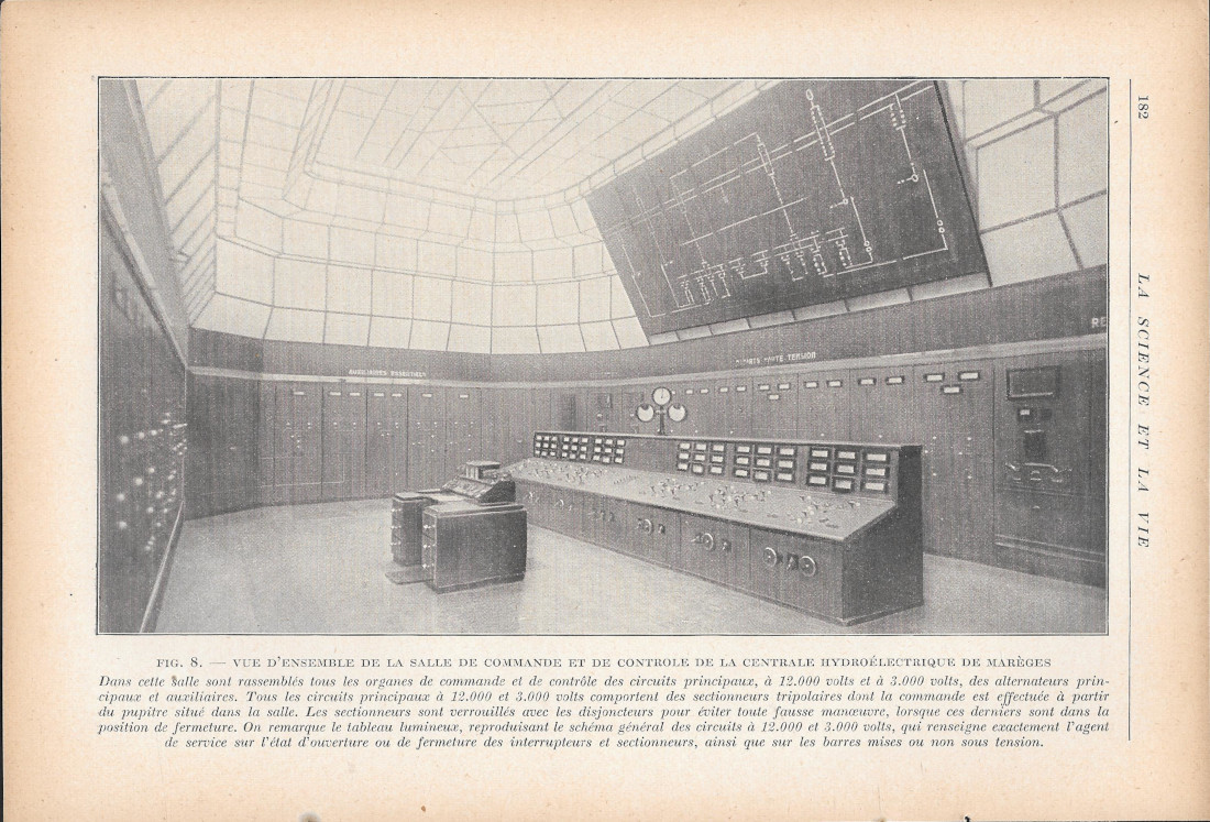 Vue d'ensemble de la salle de commande de la centale …