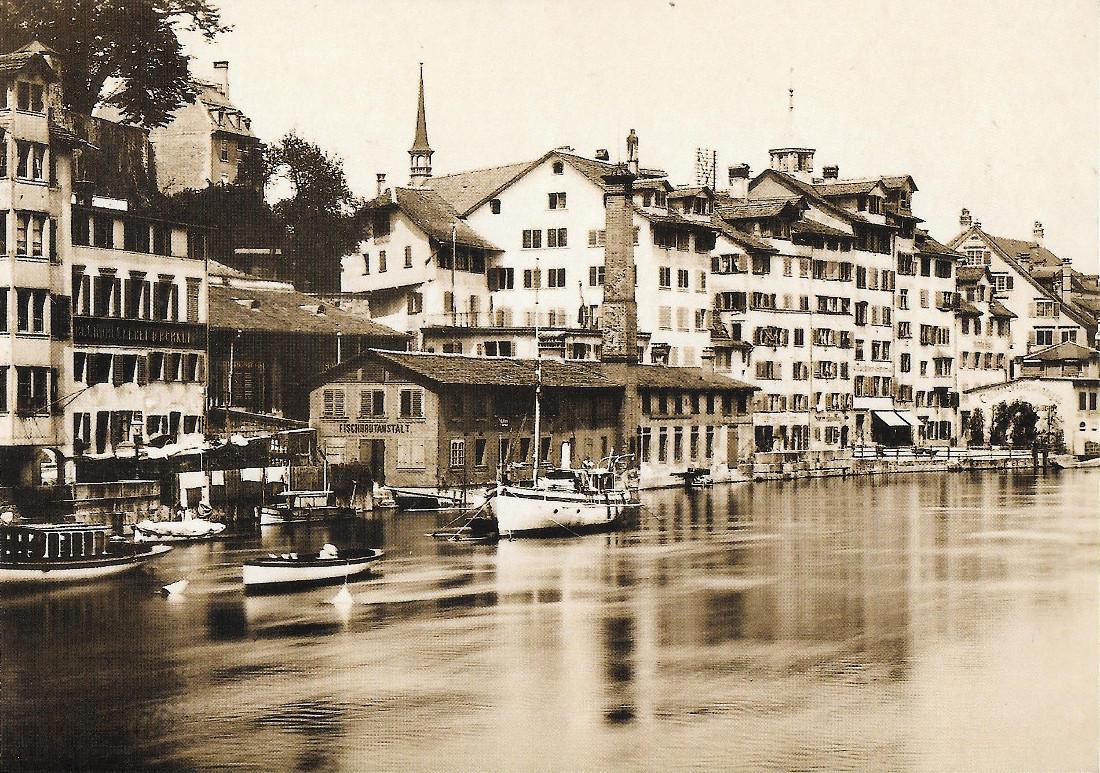 Zürich. An der Schipfe um 1908. Im Wasser die Boote …