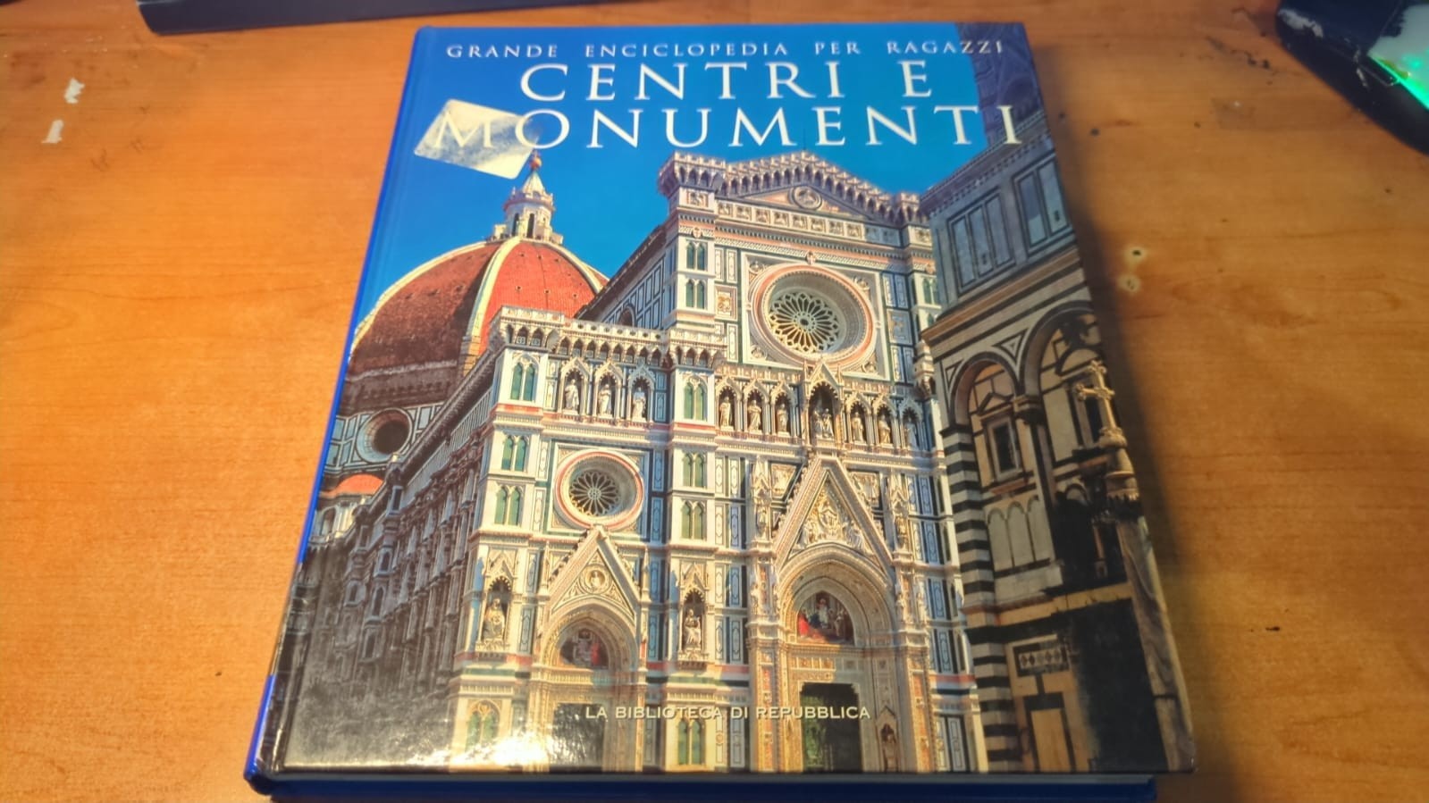 Centri e monumenti- La bibblioteca di repubblica 2006