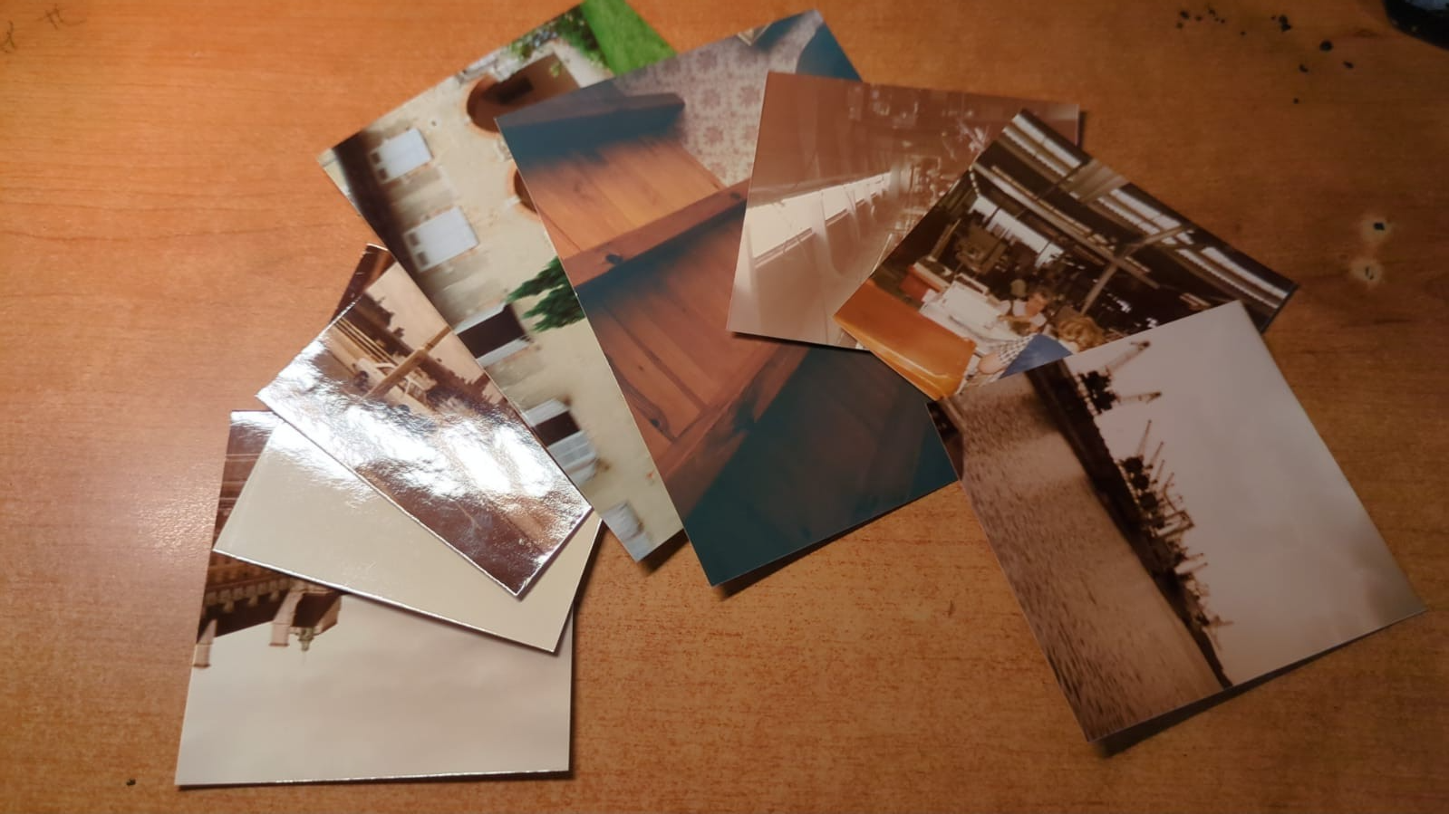 Gruppo di 8 foto casuali