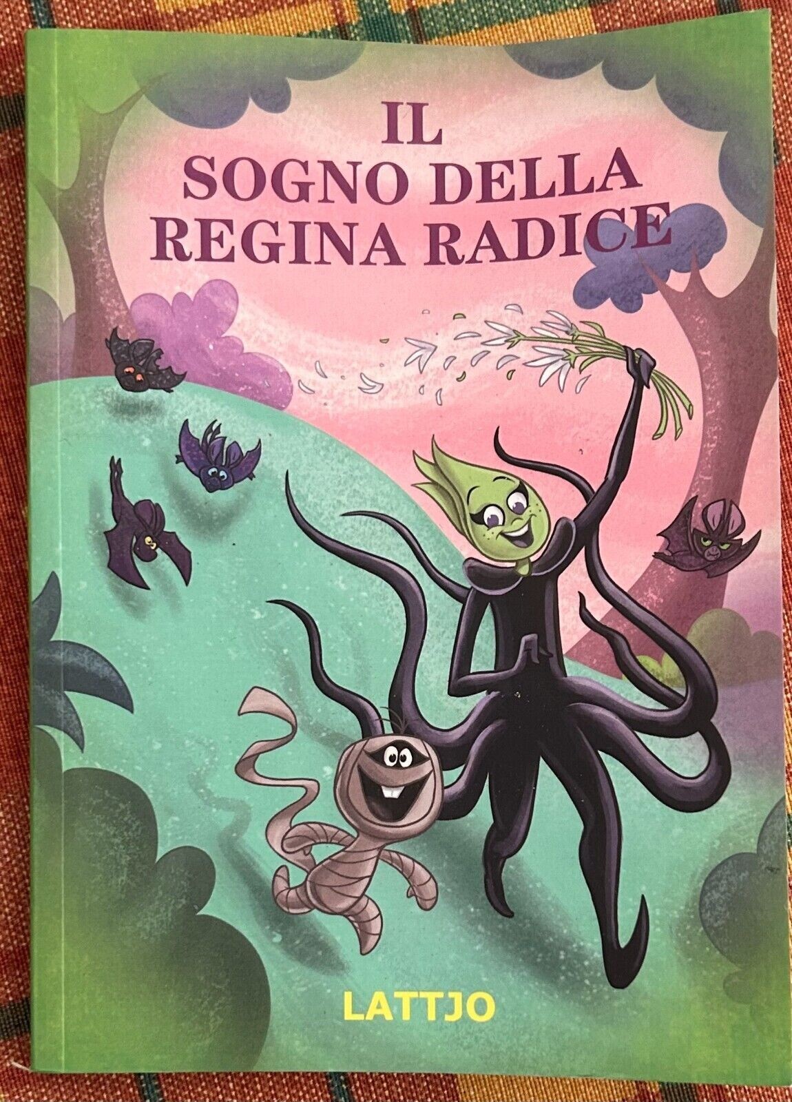 Il sogno della Regina Radice di Barbara Bazaldua, 2016, Lattjo