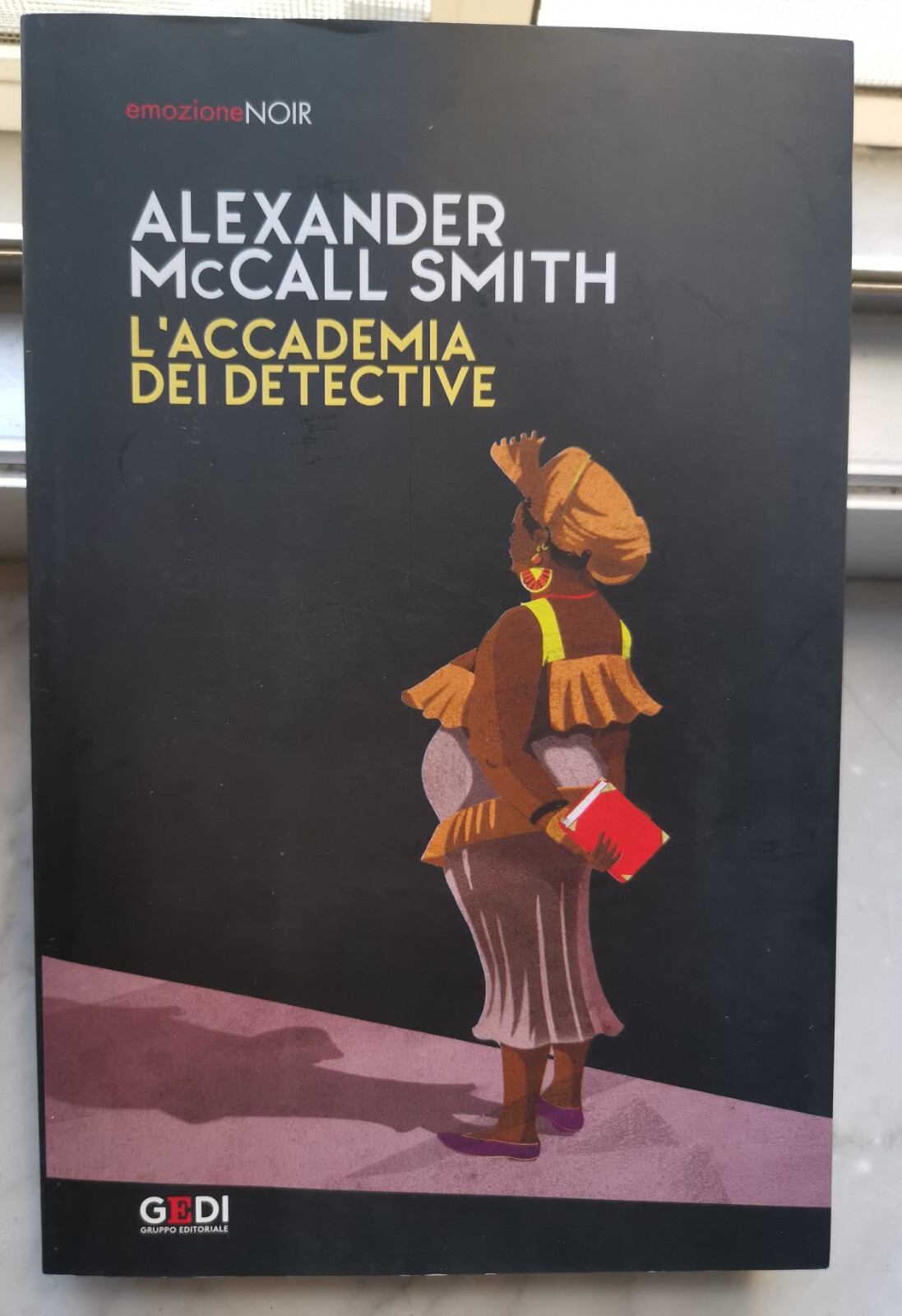 " L'ACCADEMIA DEI DETECTIVE " - ALEXAANDER MCCALL SMITH, 2019
