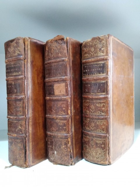 DICTIONNAIRE HISTORIQUE DES CULTES RELIGIEUX ETABLIS DANS LE MONDE. TOMOS …