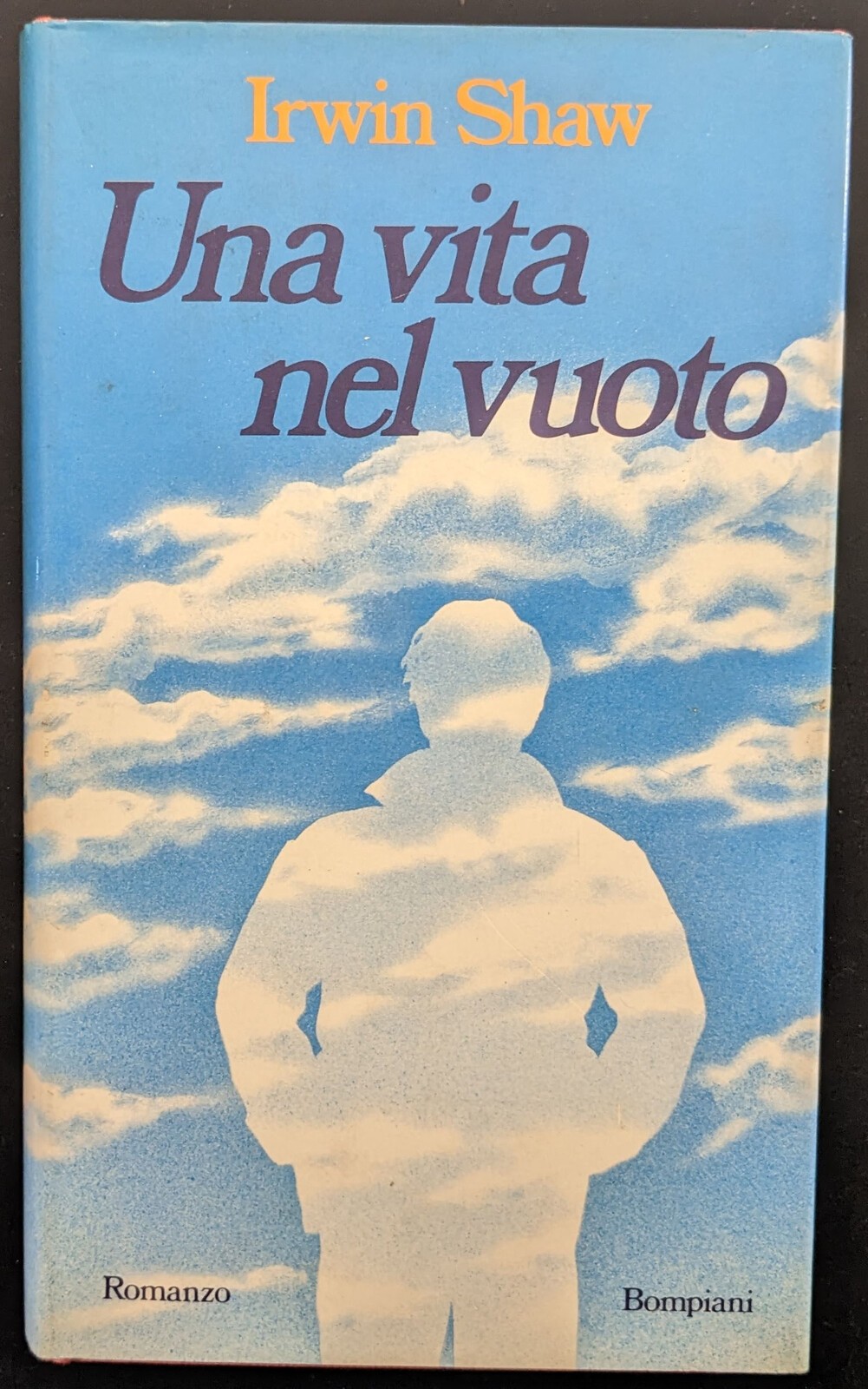 Una vita nel vuoto