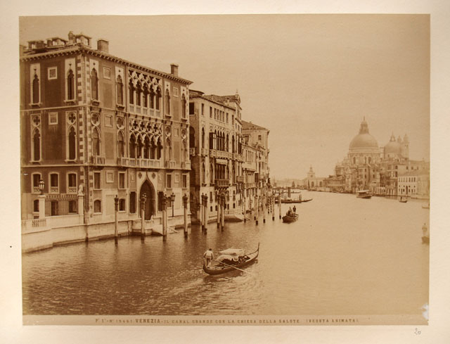 Venezia - Il canal Grande con la chiesa della Salute