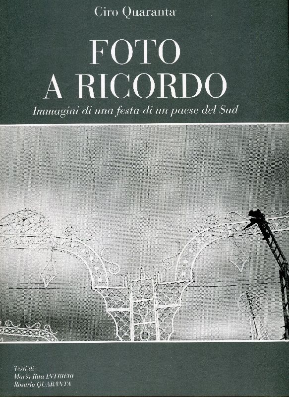 Foto a ricordo. Immagini di una festa di un paese …