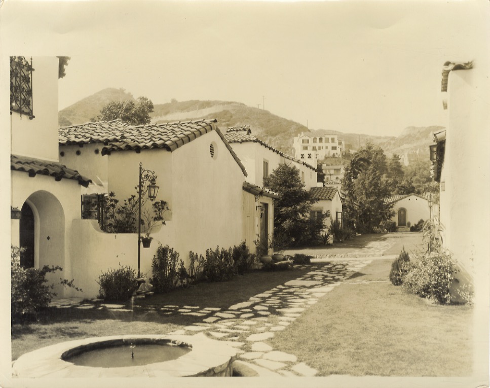 [CASE tipiche delle star di Hollywood].