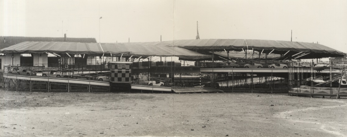 Fotografia originale in b.n., formato mm. 120x300, raffigurante "una grande …