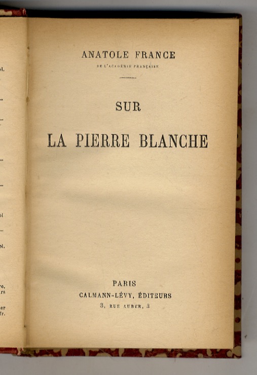 Sur la pierre blanche.