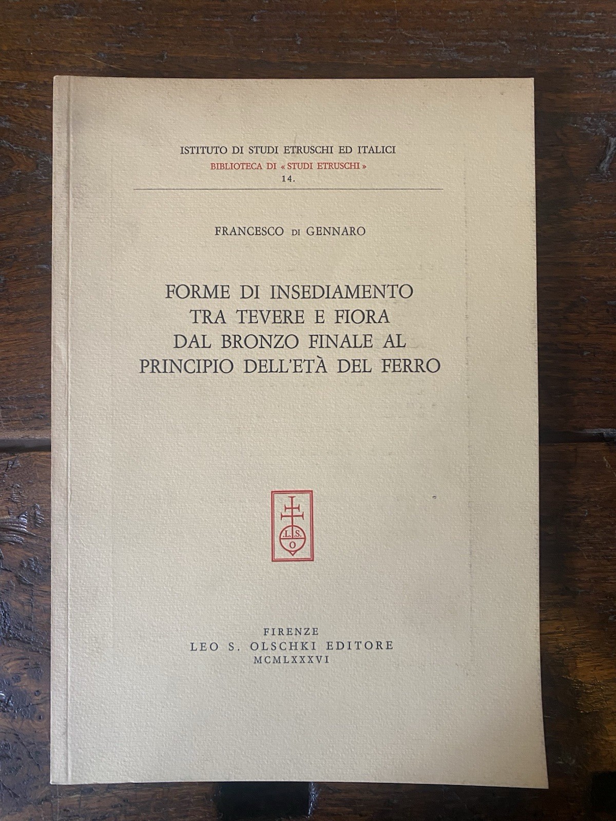 Di Gennaro Francesco Forme di insediamento tra Tevere e Flora …