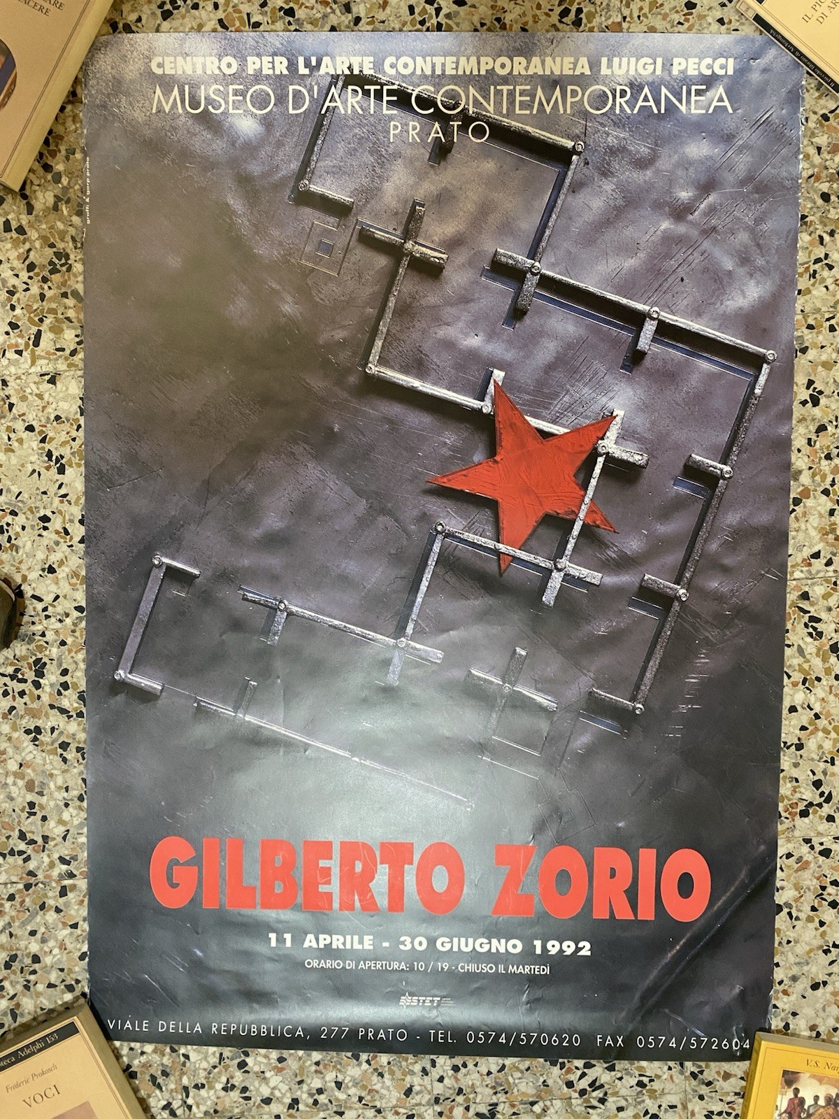 Zorio Gilberto Manifesto / Poster 98 x 67 cm. Prato …