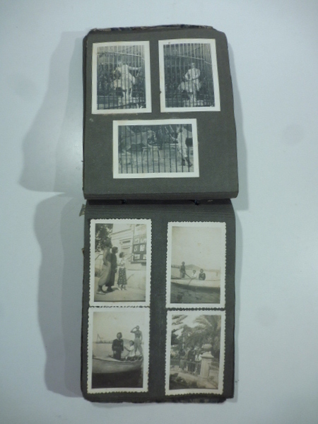 Album contenente 138 fotografie originali di argomento circense. 1930 ca. …