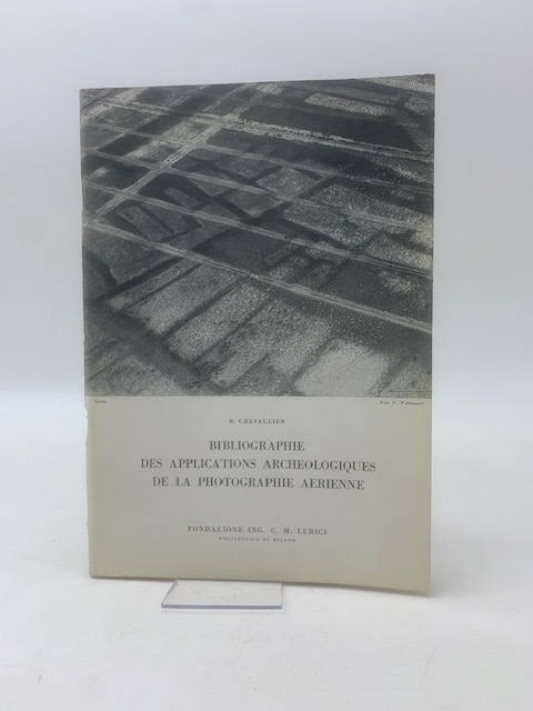 Bibliographie des applicationes archeologiques de la photographie arienne.