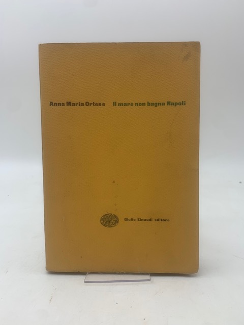 Il mare non bagna Napoli
